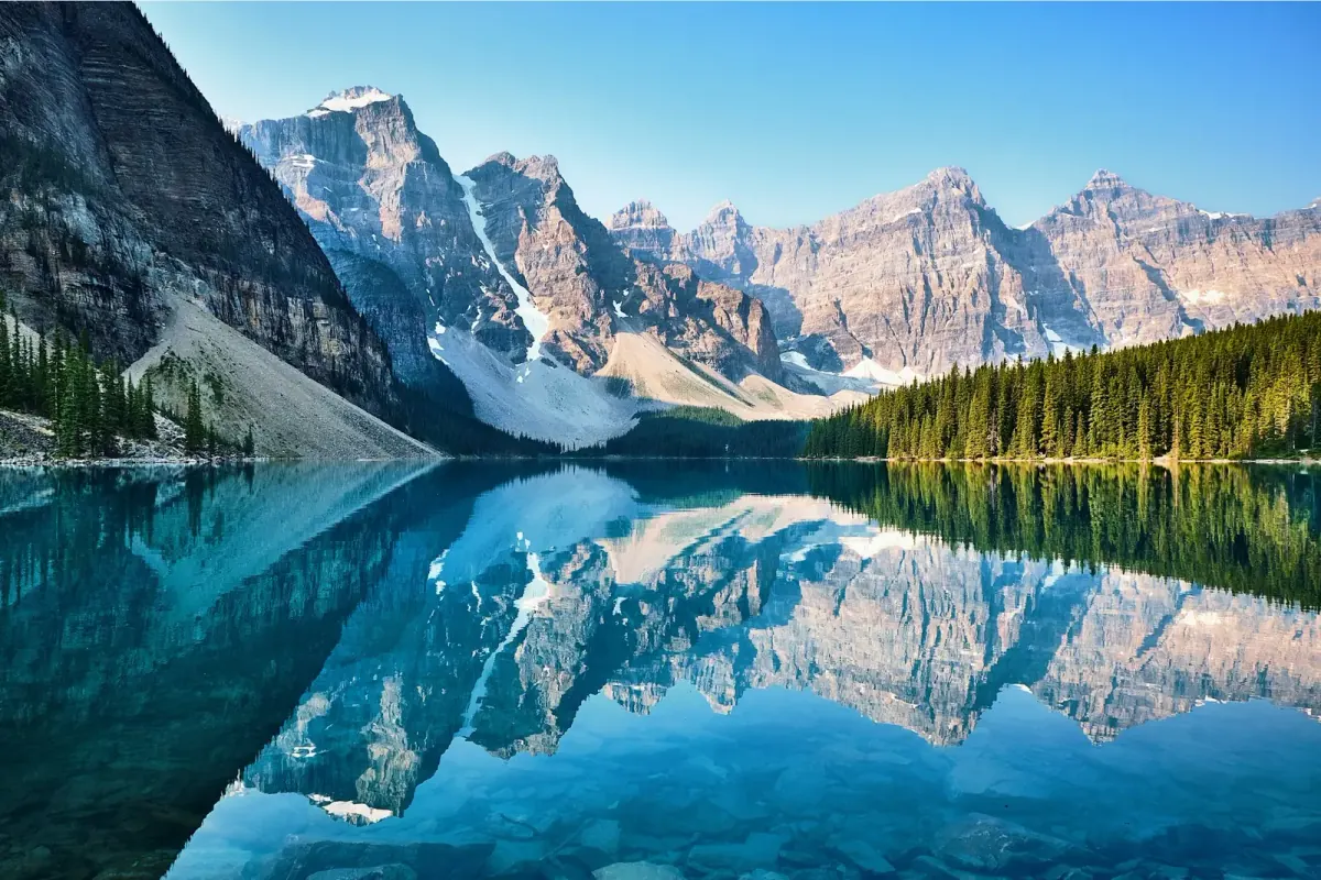 Turquoise Moraine Lake and the Rocky Mountains in Banff, Canada